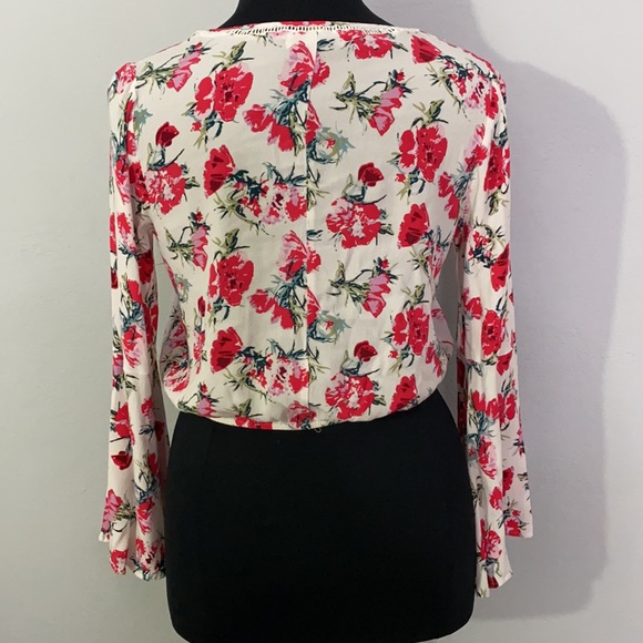 FOREVER 21 PLUS SIZE 1 X CROP TOP BELL SLEEVE - Picture 3 of 11